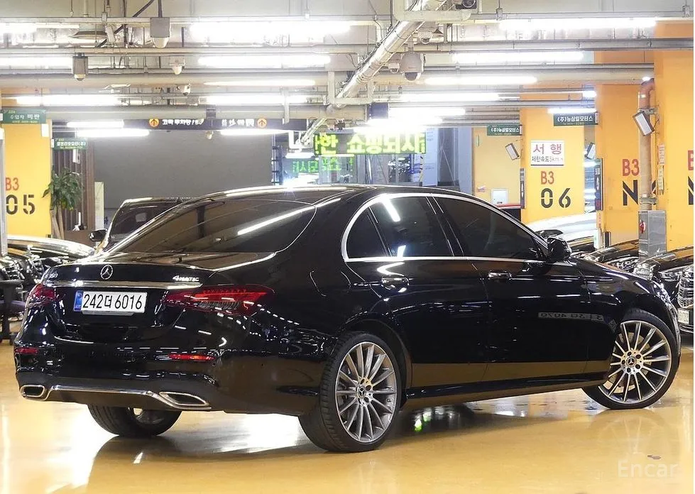 Фото 2 - Mercedes-Benz E-Class