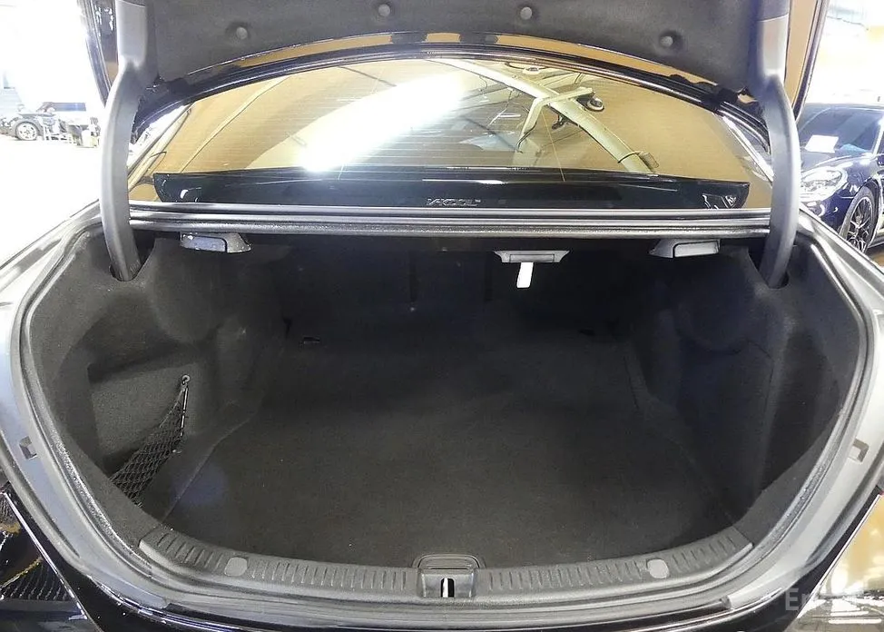 Фото 4 - Mercedes-Benz E-Class