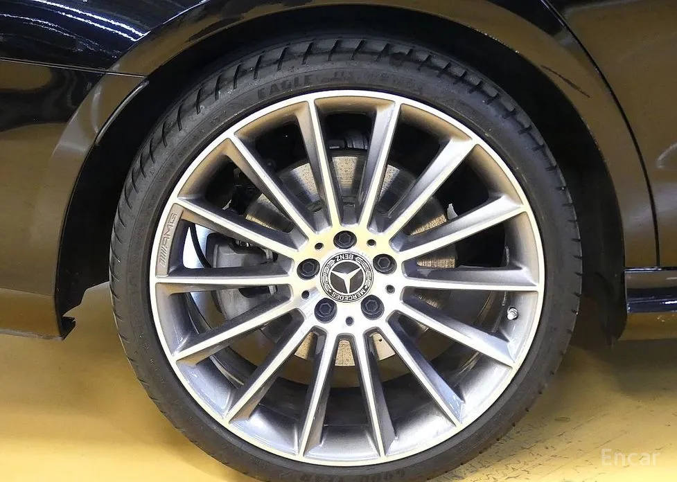 Фото 5 - Mercedes-Benz E-Class