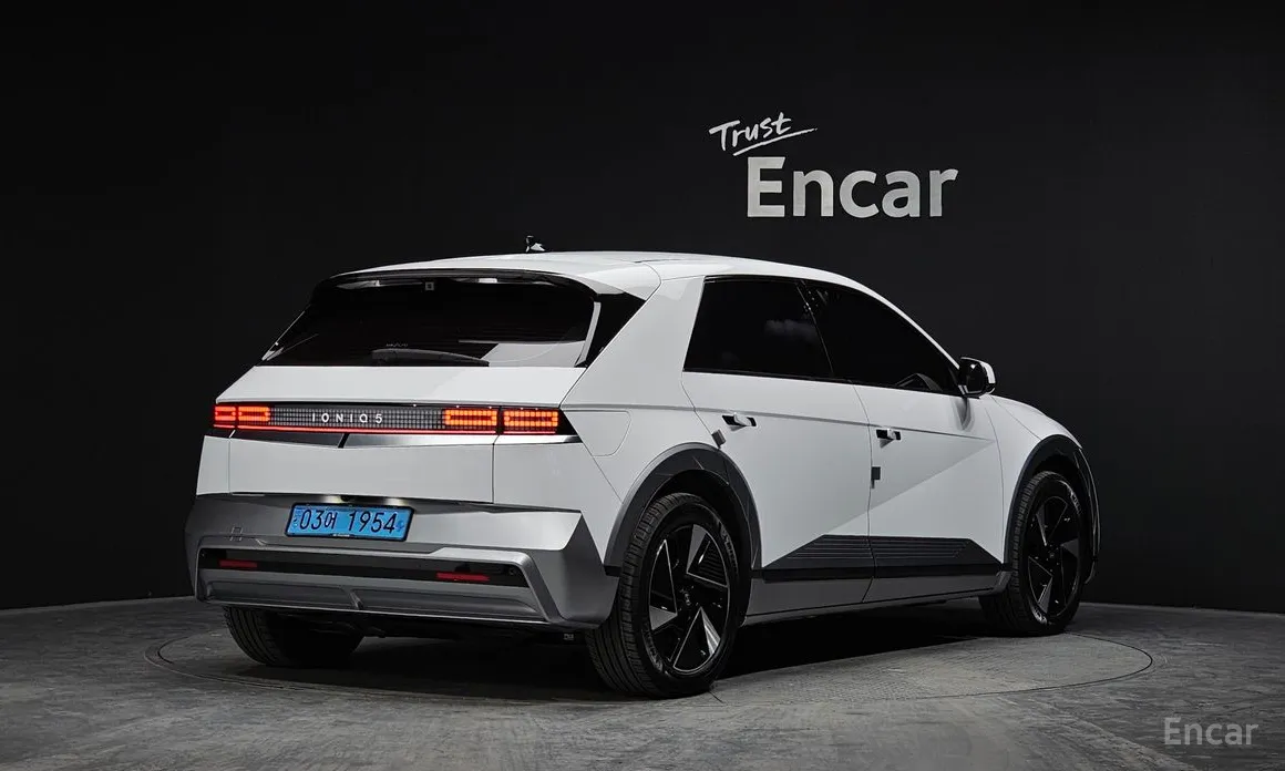 Фото 2 - Hyundai Ioniq 5