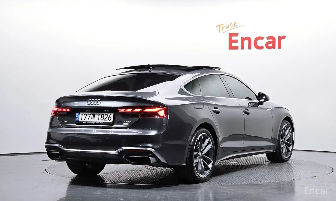 Фото 2 - Audi A5