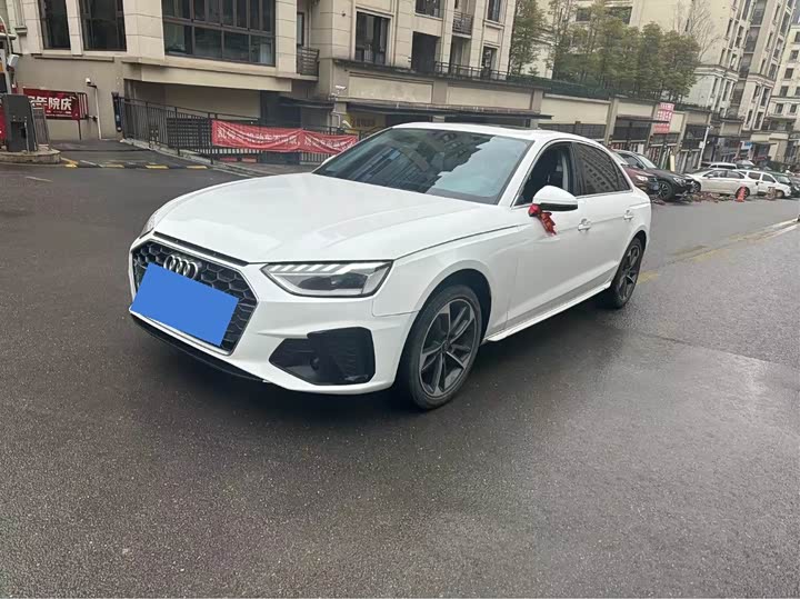 Фото 1 - Audi A4L