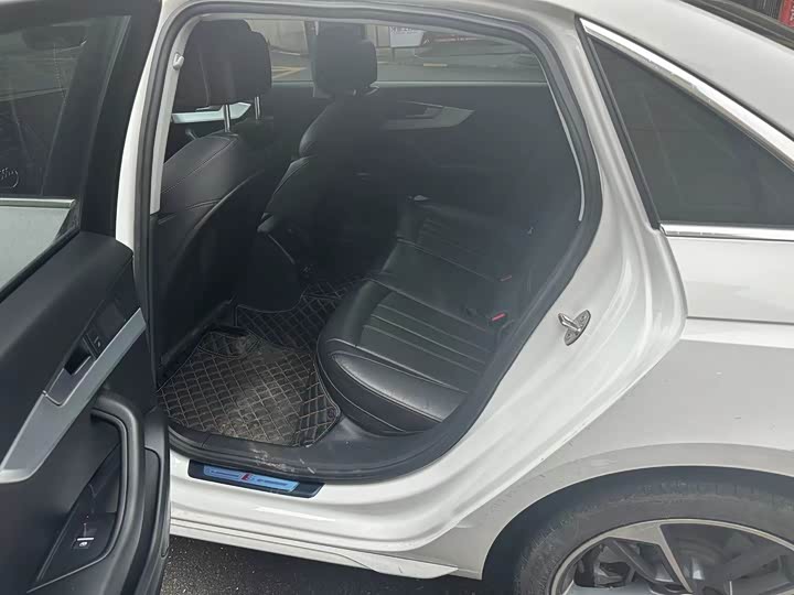 Фото 7 - Audi A4L