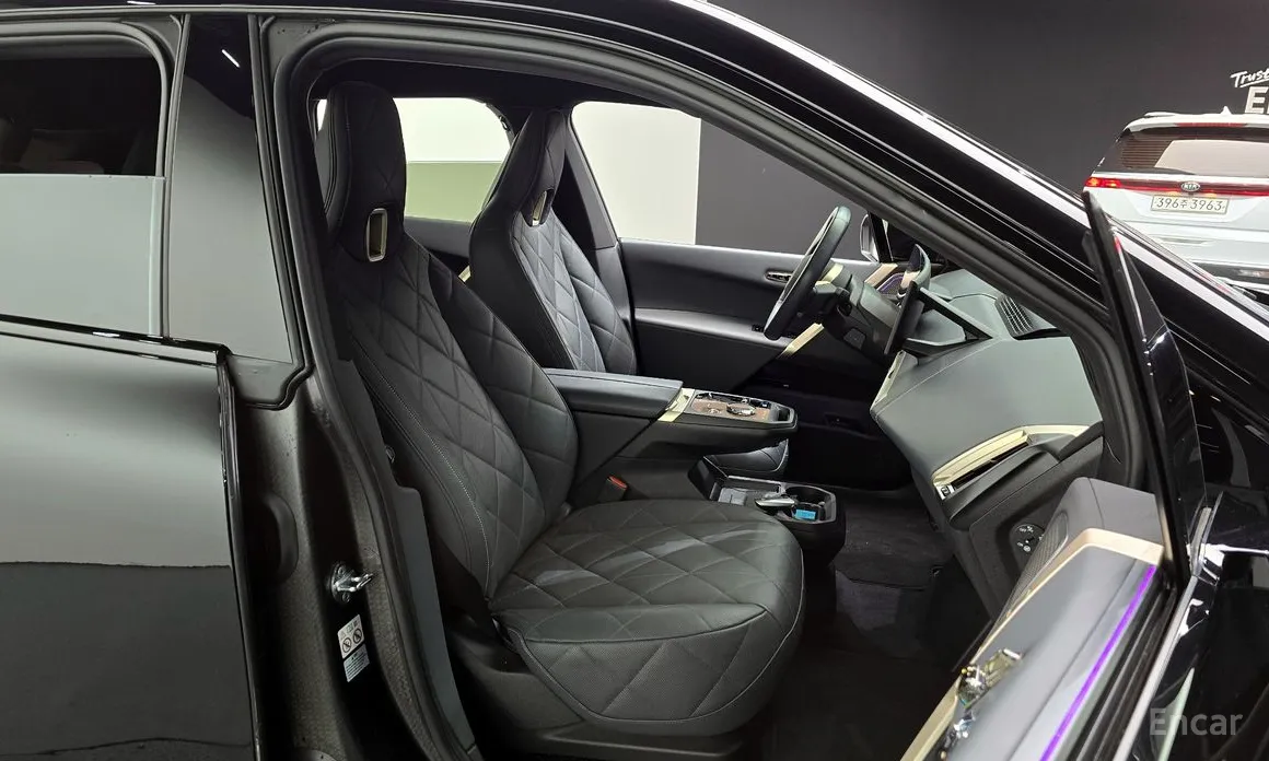 Фото 12 - BMW iX