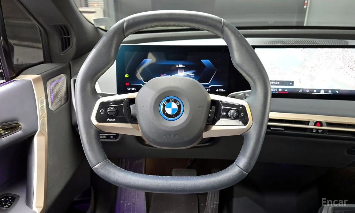 Фото 13 - BMW iX