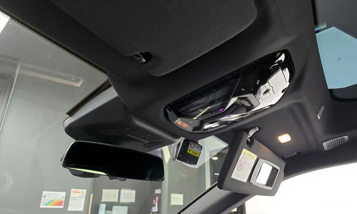 Фото 16 - BMW iX