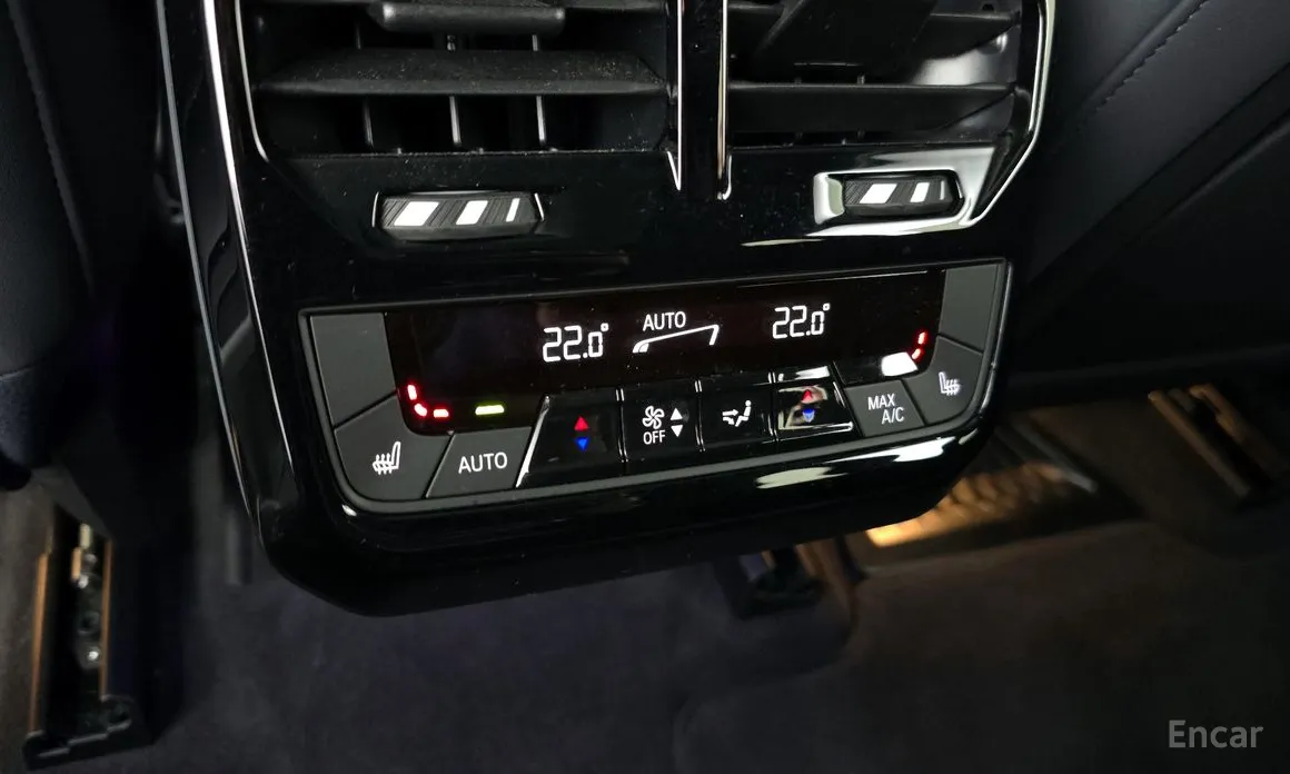 Фото 17 - BMW iX