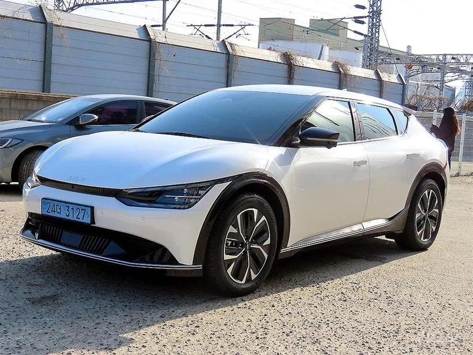 Фото 2 - Kia EV6