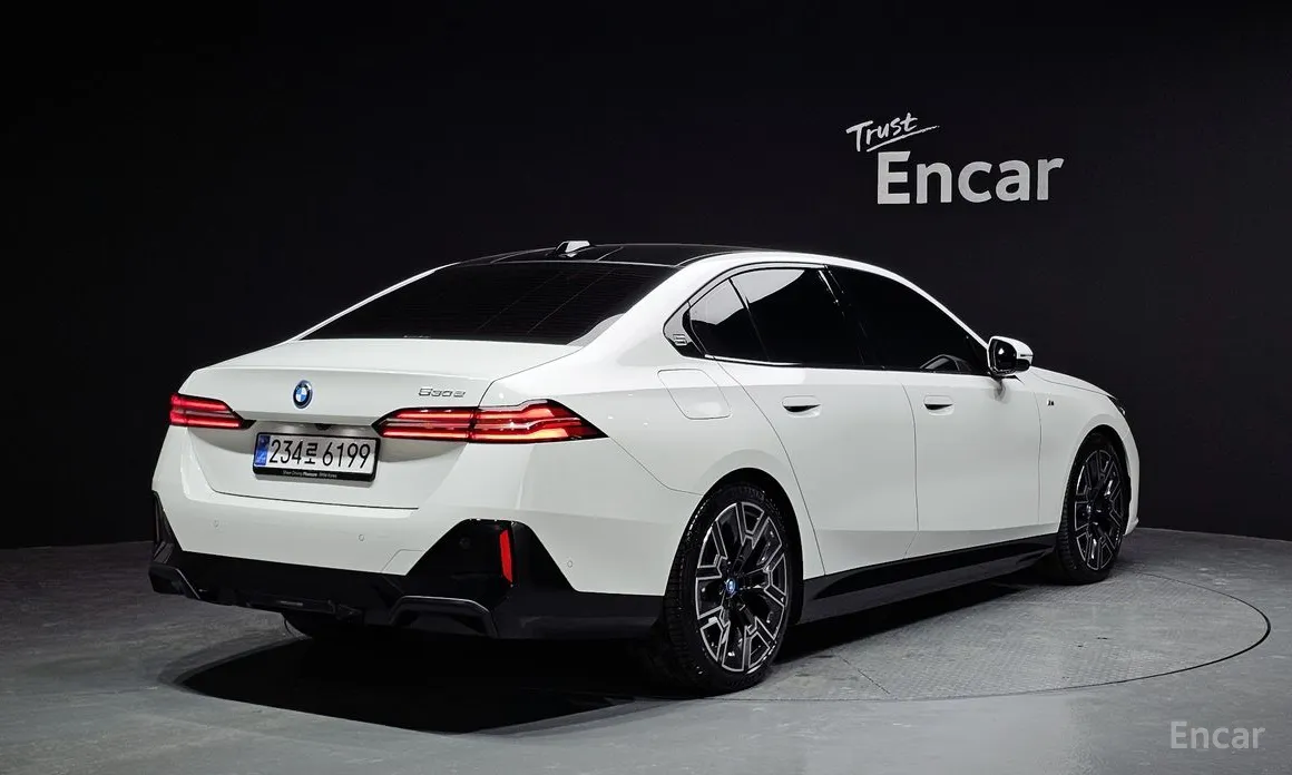 Фото 2 - BMW 5 Series