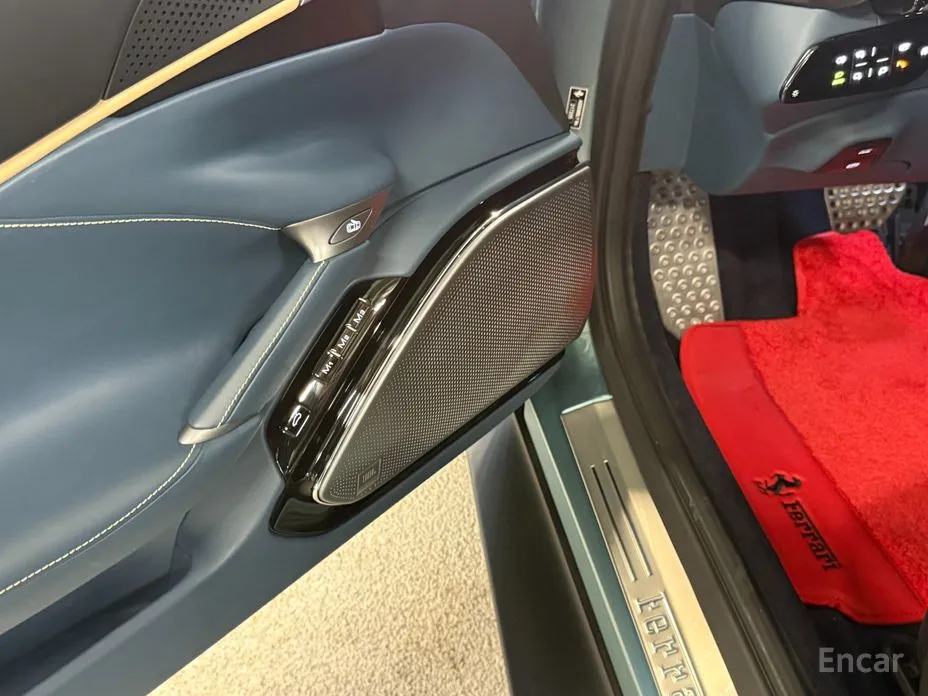 Фото 12 - Ferrari Roma