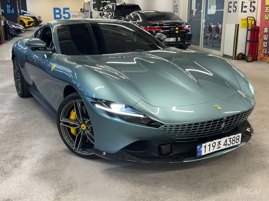 Фото 2 - Ferrari Roma