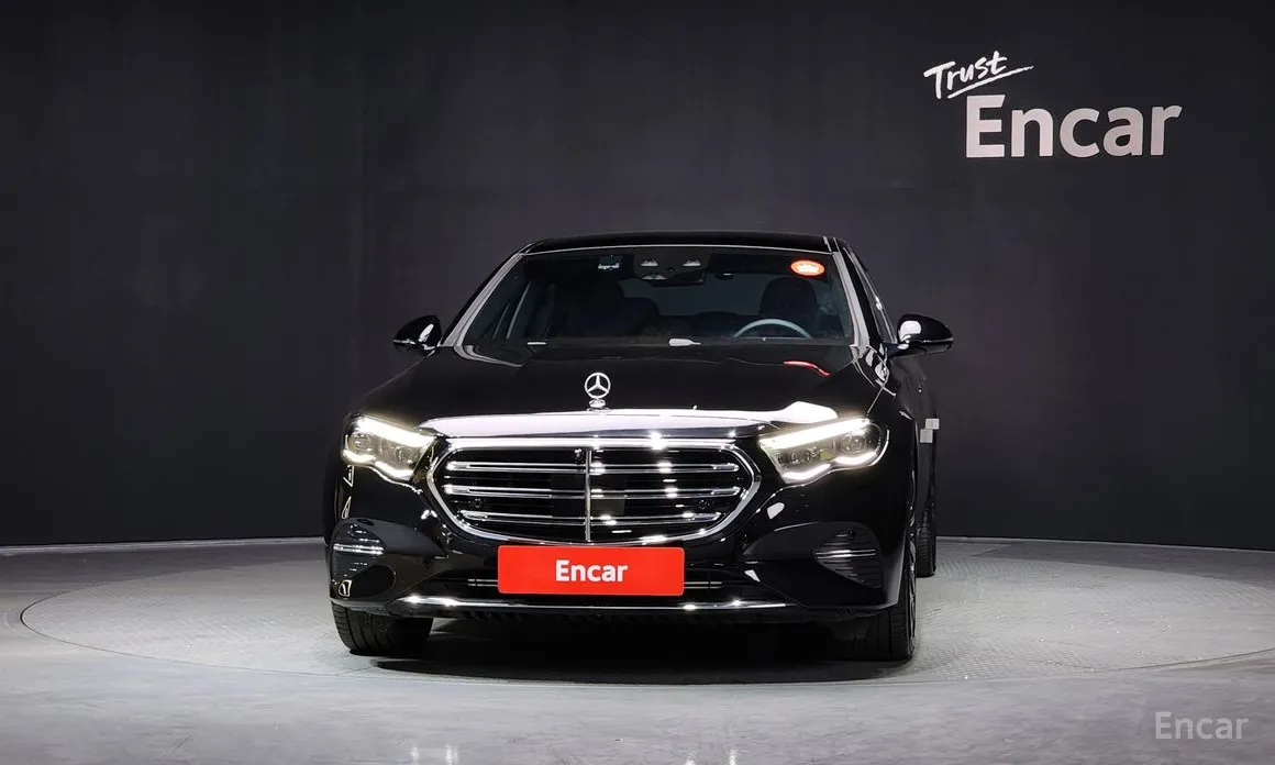 Фото 3 - Mercedes-Benz E-Class