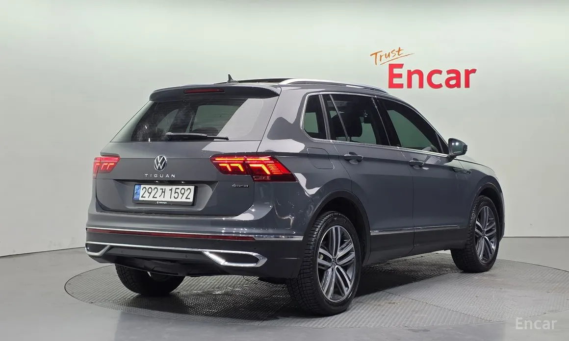 Фото 2 - Volkswagen Tiguan