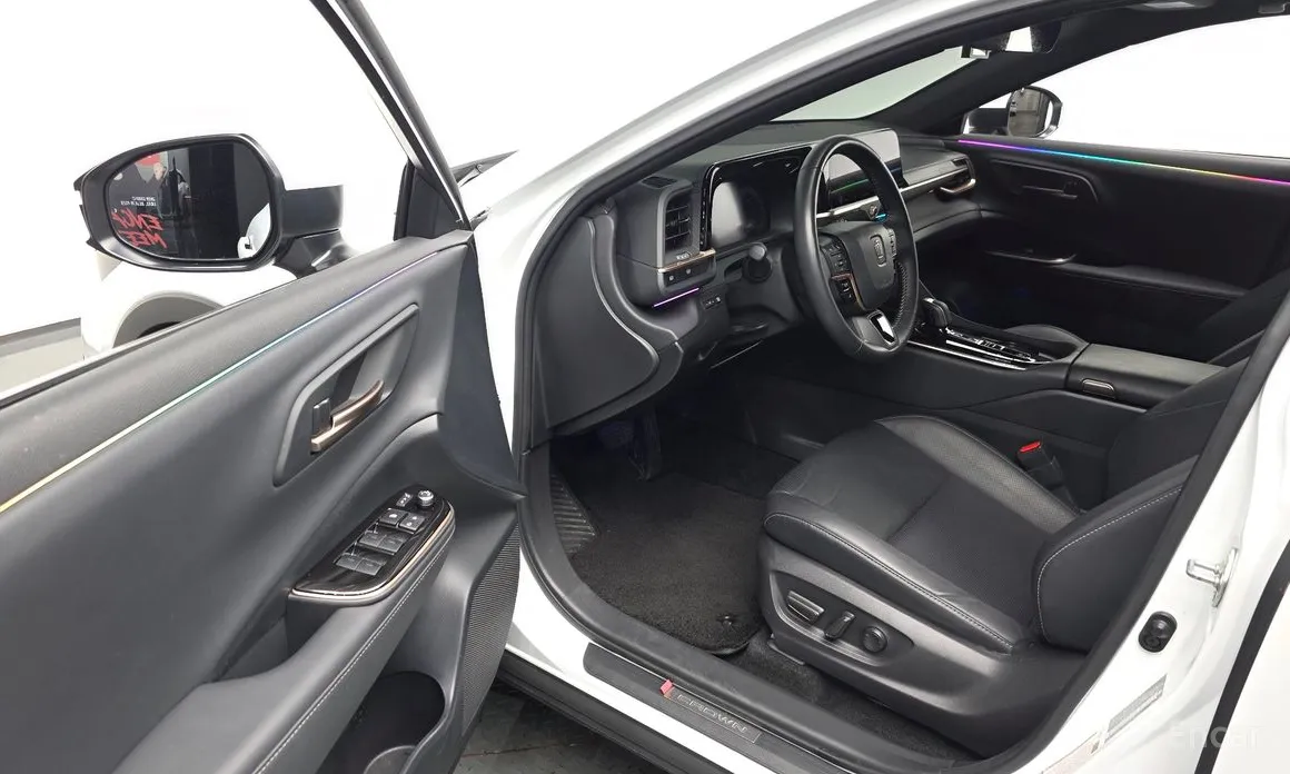 Фото 11 - Toyota Crown