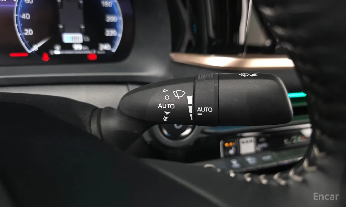 Фото 19 - Toyota Crown