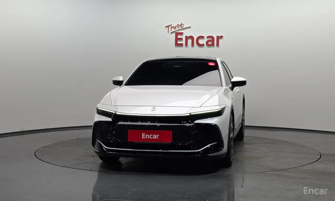 Фото 3 - Toyota Crown