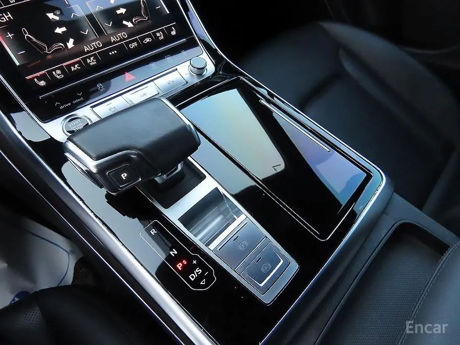 Фото 11 - Audi Q7