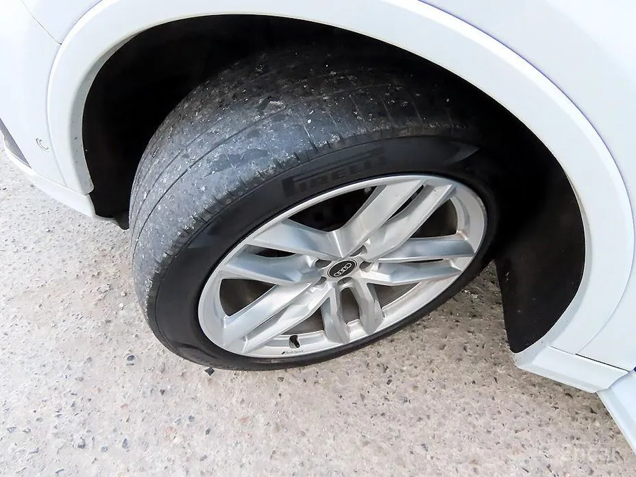 Фото 20 - Audi Q7