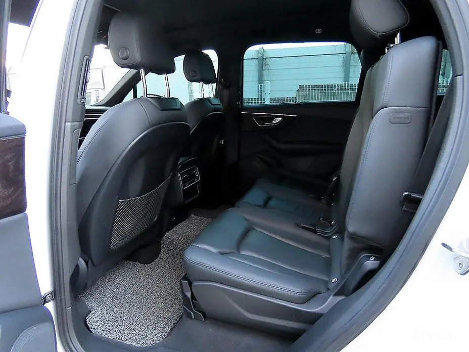 Фото 6 - Audi Q7