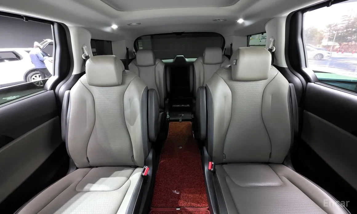 Фото 12 - Kia Carnival