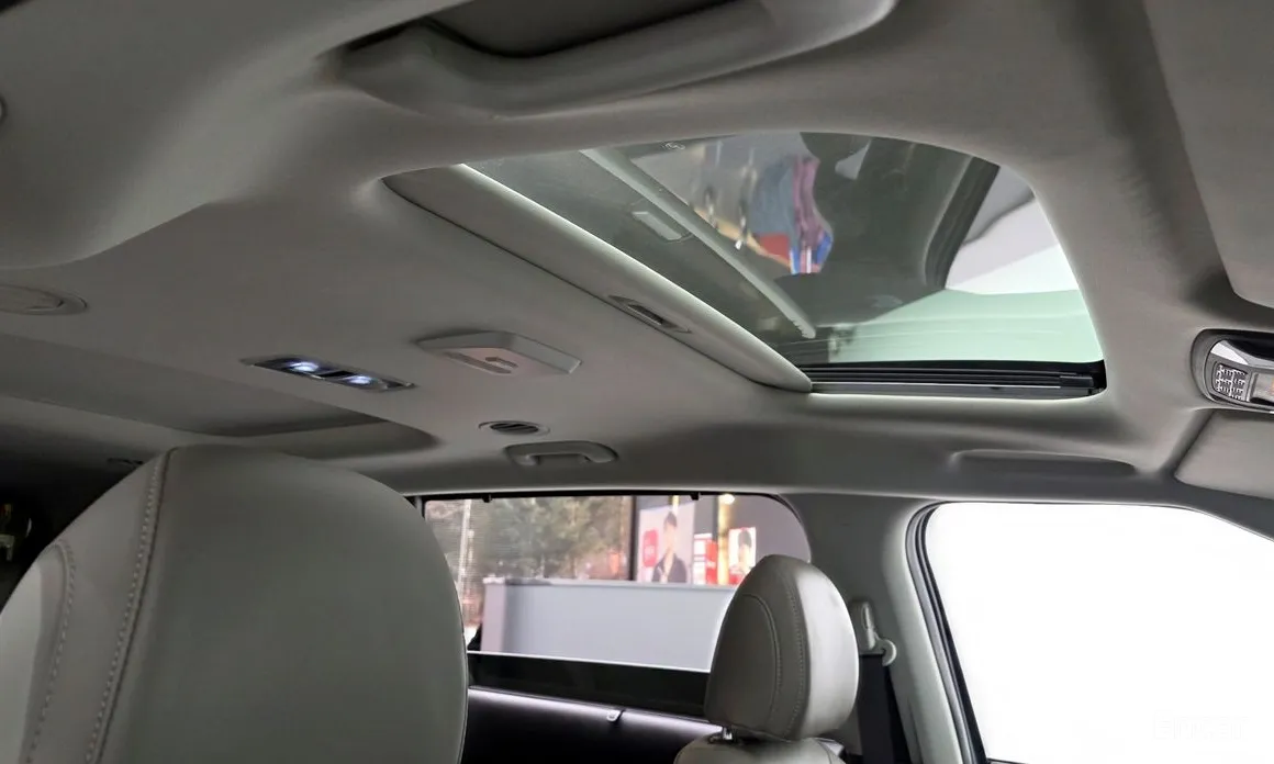 Фото 18 - Kia Carnival