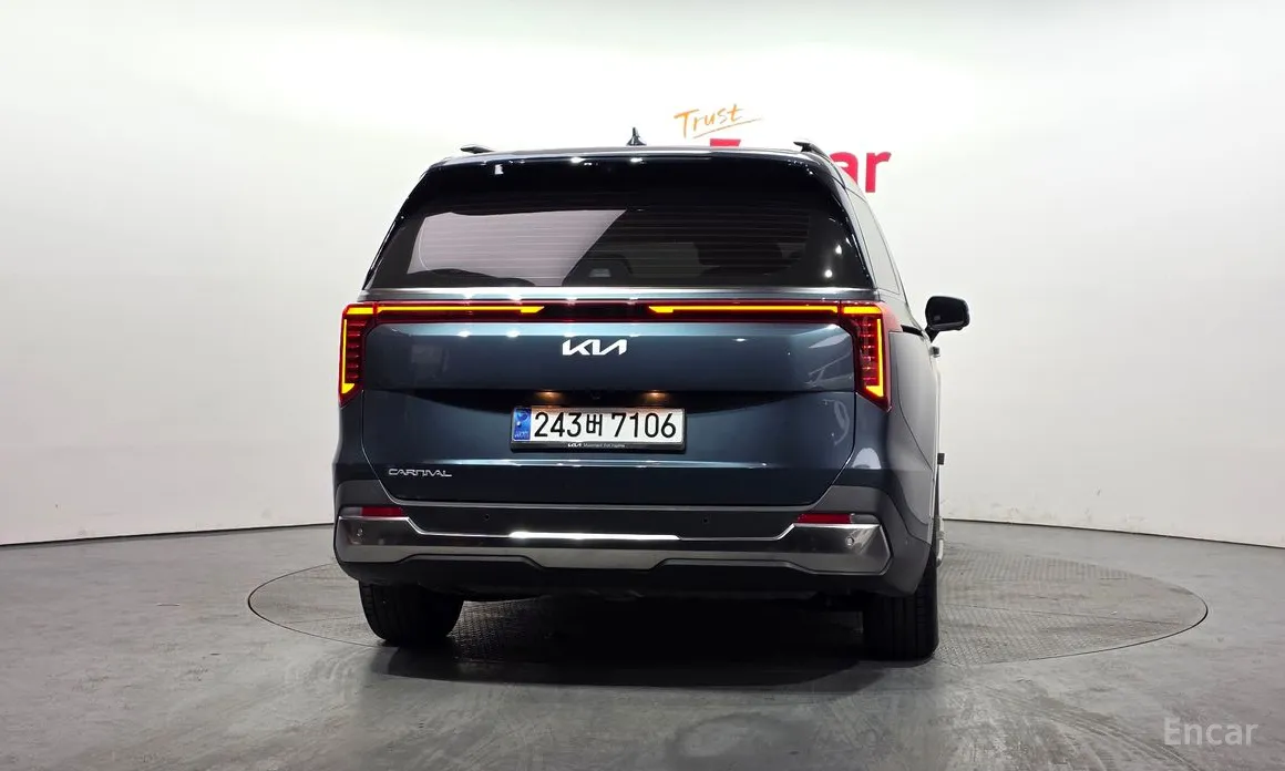 Фото 4 - Kia Carnival