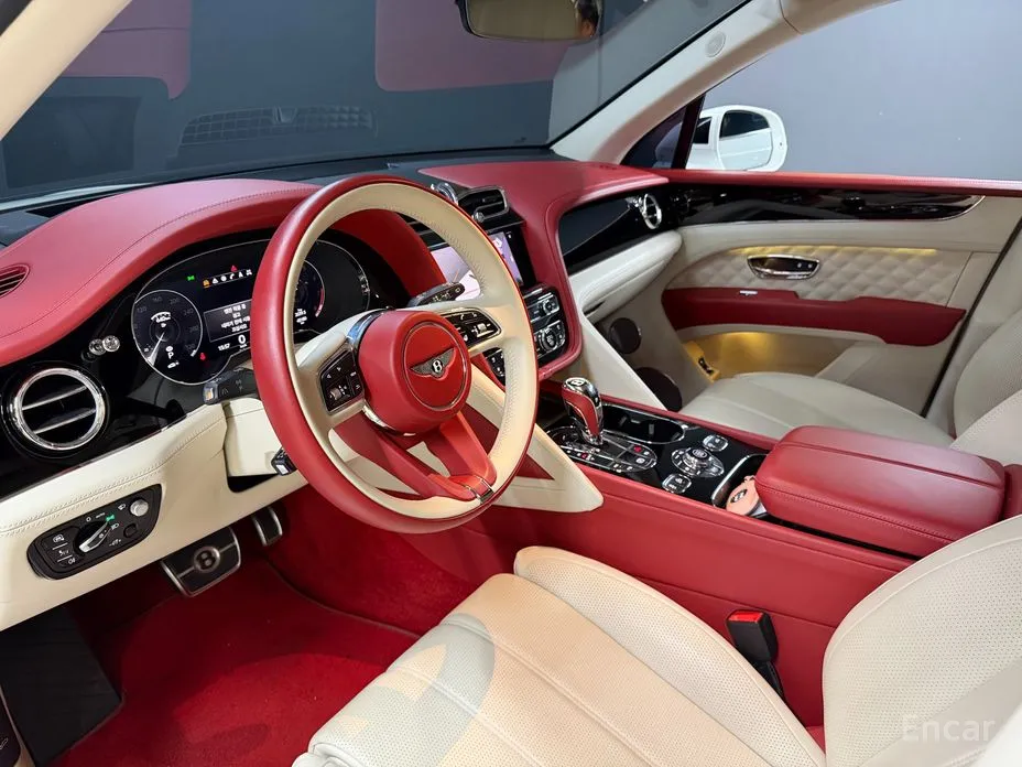 Фото 10 - Bentley Bentayga