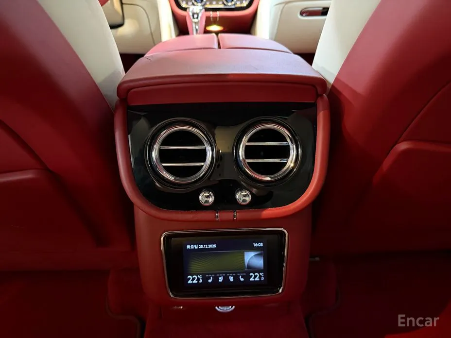 Фото 17 - Bentley Bentayga