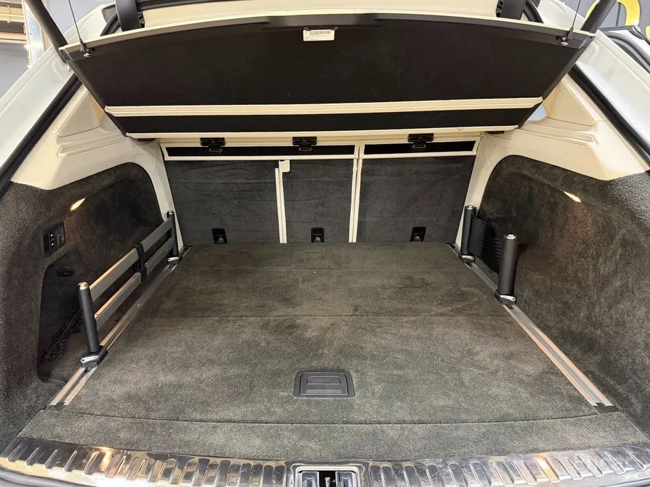 Фото 18 - Bentley Bentayga