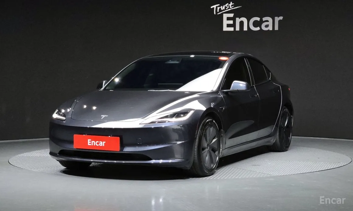 Фото 1 - Tesla Model 3