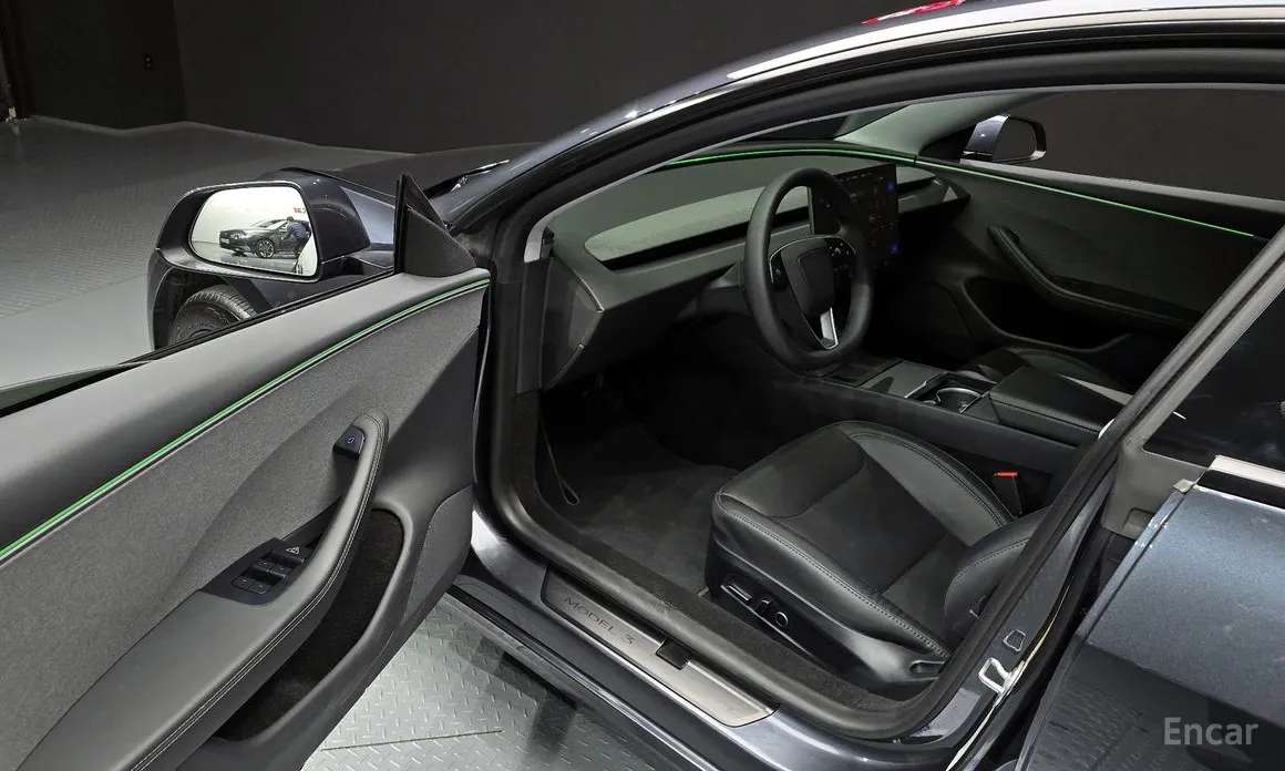 Фото 10 - Tesla Model 3