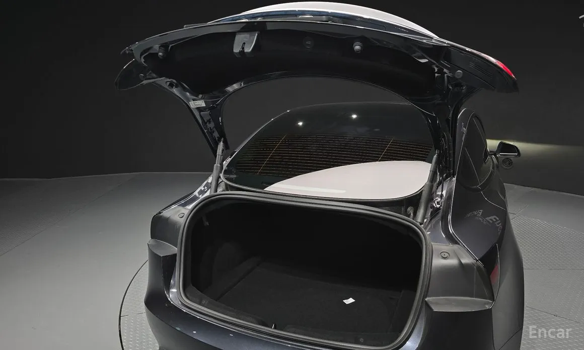 Фото 20 - Tesla Model 3