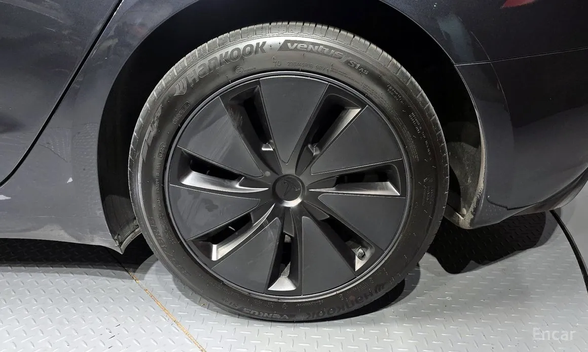 Фото 5 - Tesla Model 3