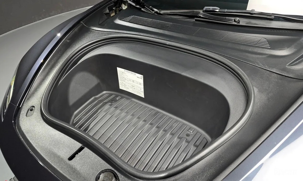 Фото 6 - Tesla Model 3