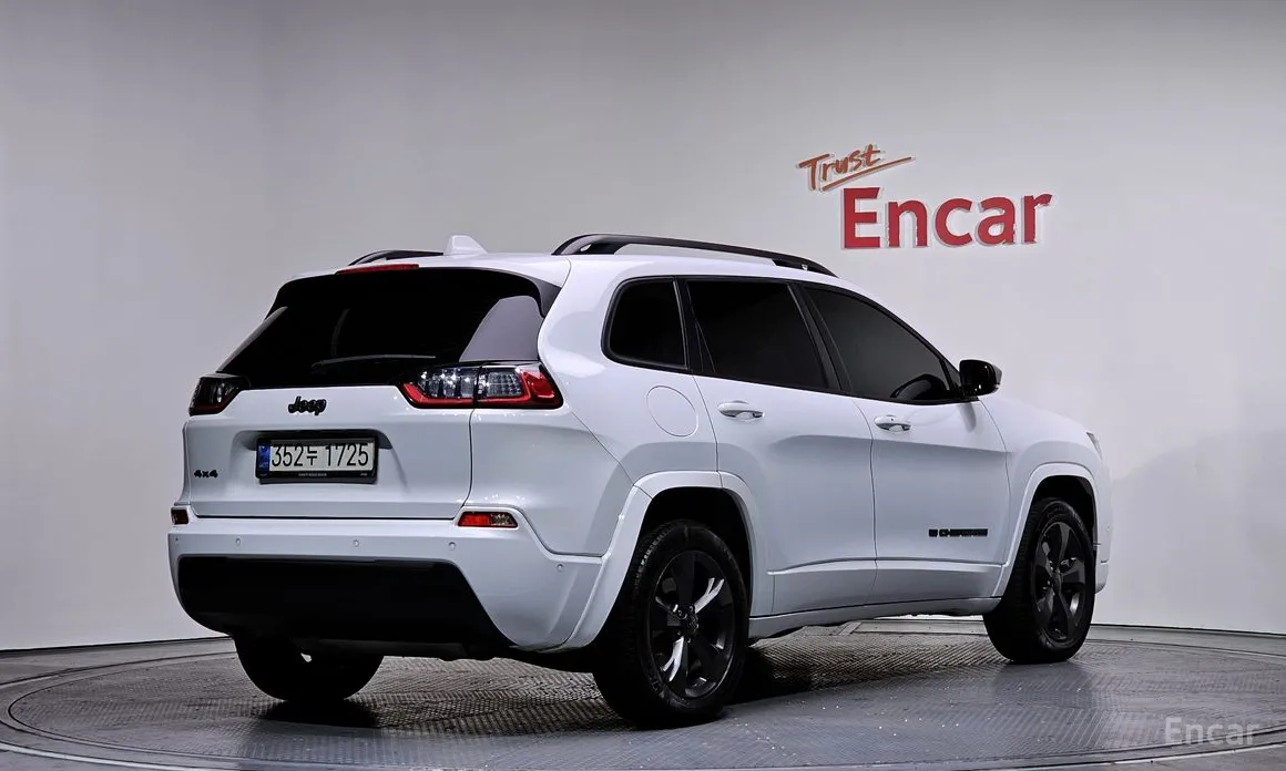 Фото 2 - Jeep Cherokee