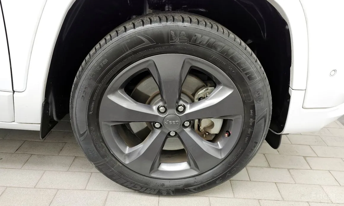 Фото 5 - Jeep Cherokee