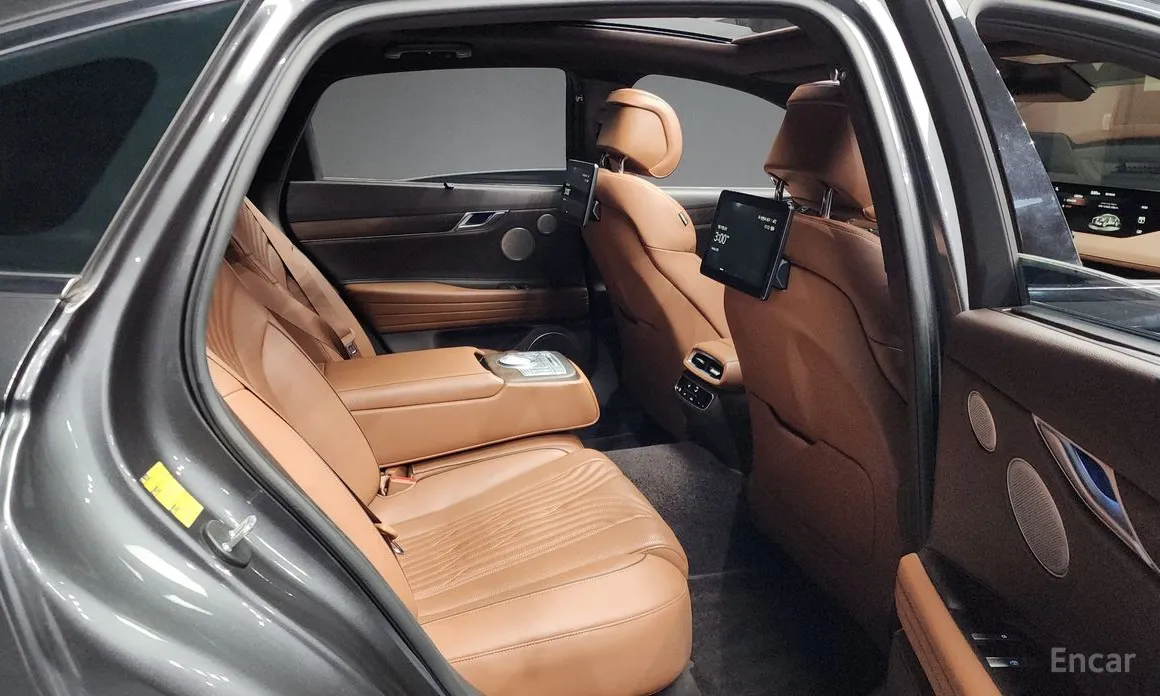 Фото 12 - Genesis G80