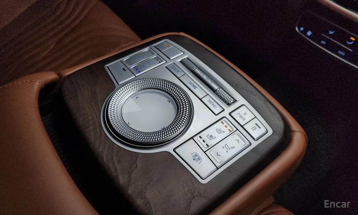 Фото 19 - Genesis G80