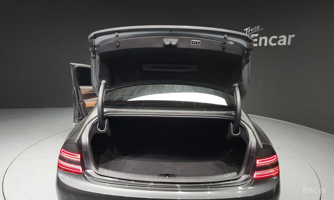 Фото 20 - Genesis G80