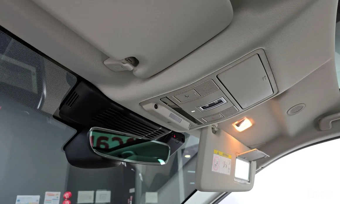 Фото 16 - Land Rover Discovery Sport