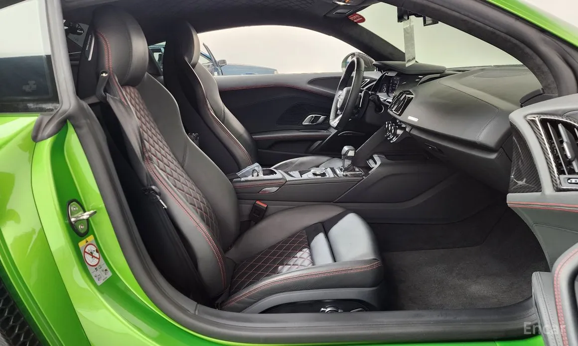 Фото 10 - Audi R8