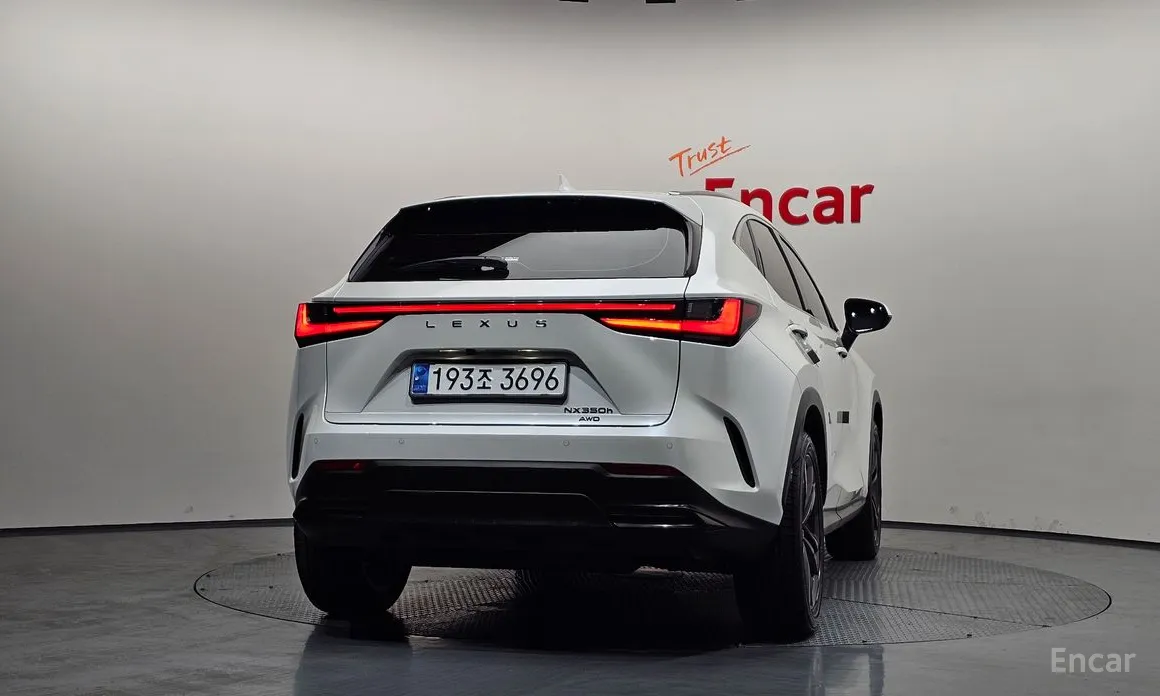 Фото 4 - Lexus NX