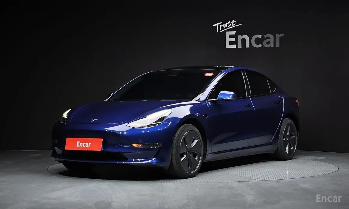 Фото 1 - Tesla Model 3