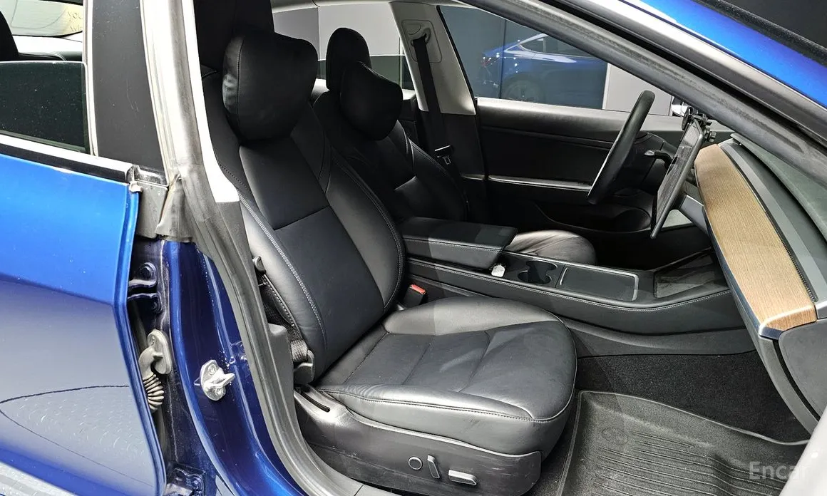 Фото 10 - Tesla Model 3