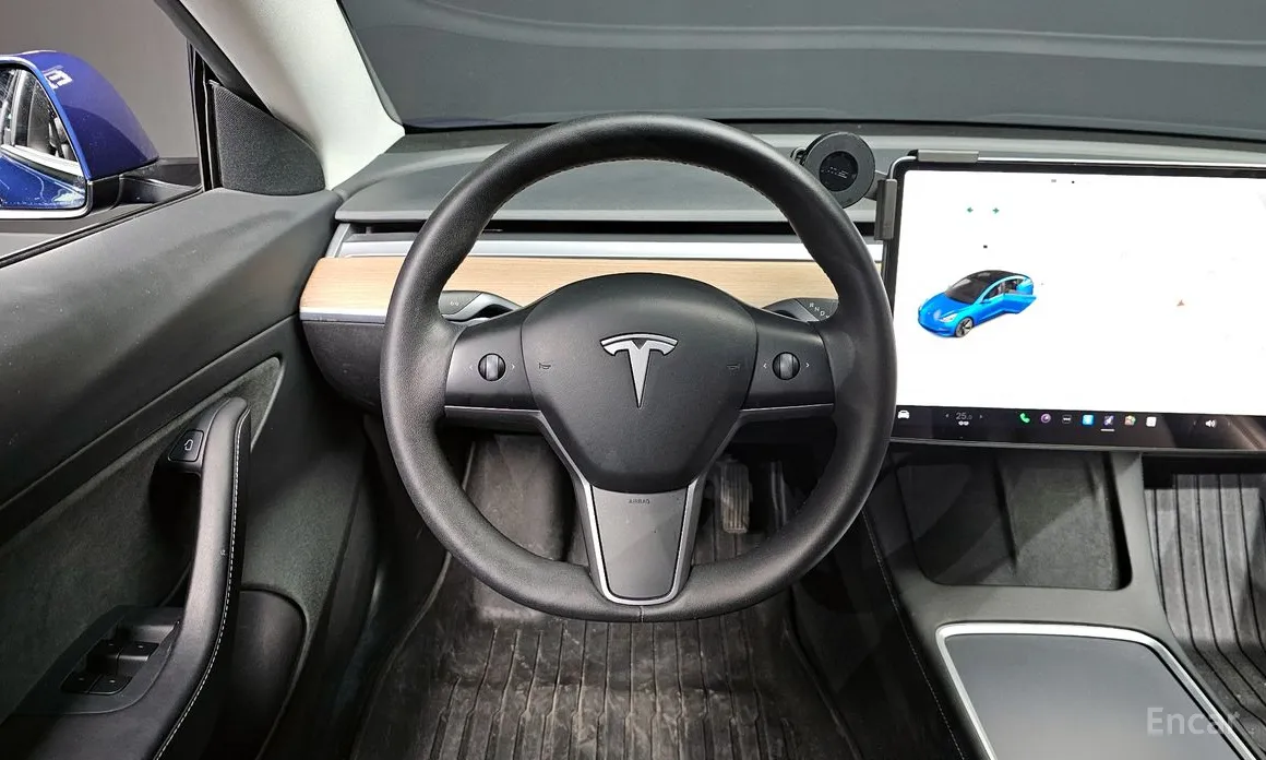 Фото 13 - Tesla Model 3