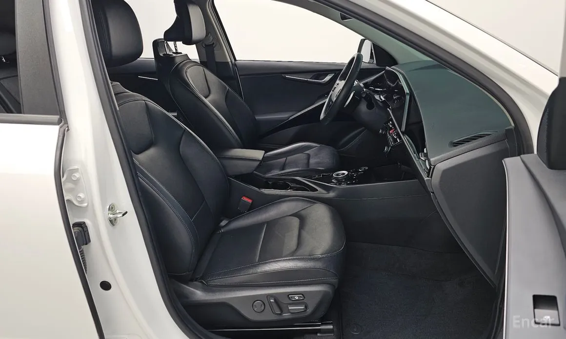 Фото 11 - Kia Niro