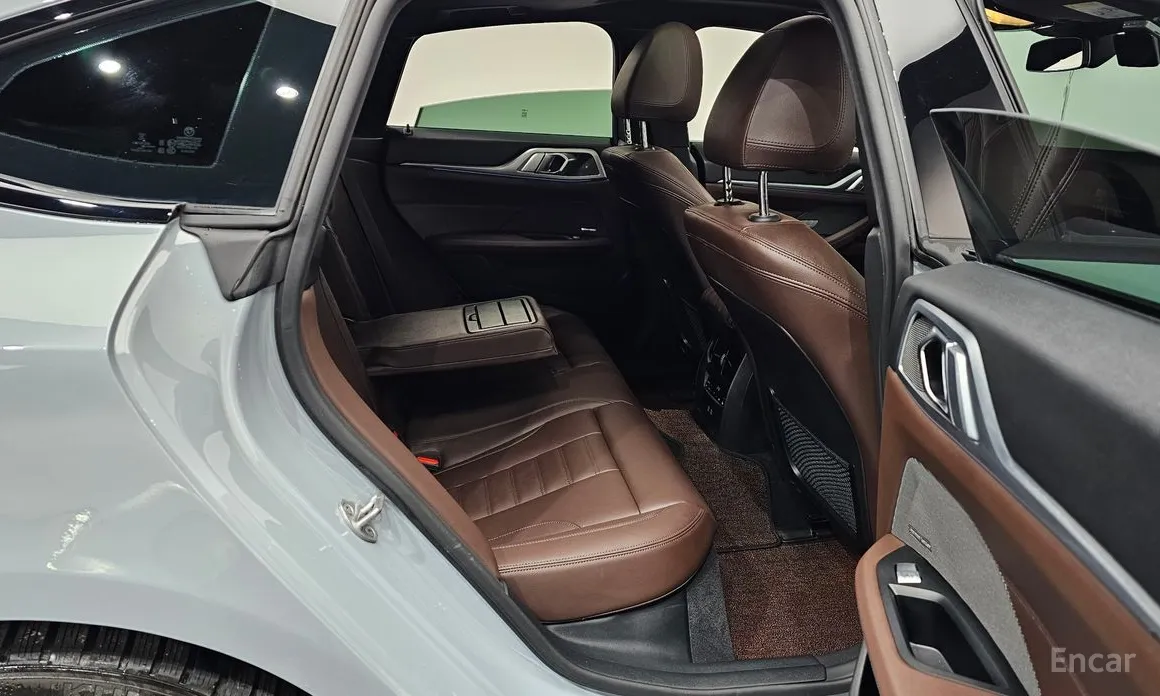 Фото 12 - BMW i4