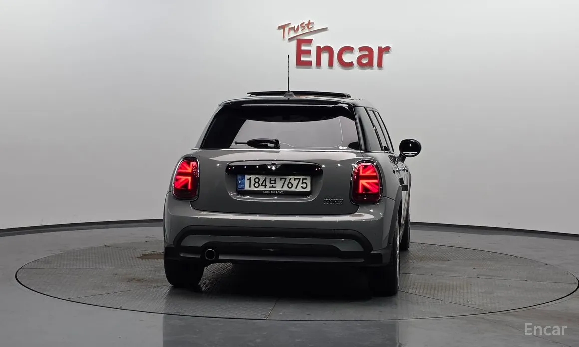 Фото 4 - Mini Cooper