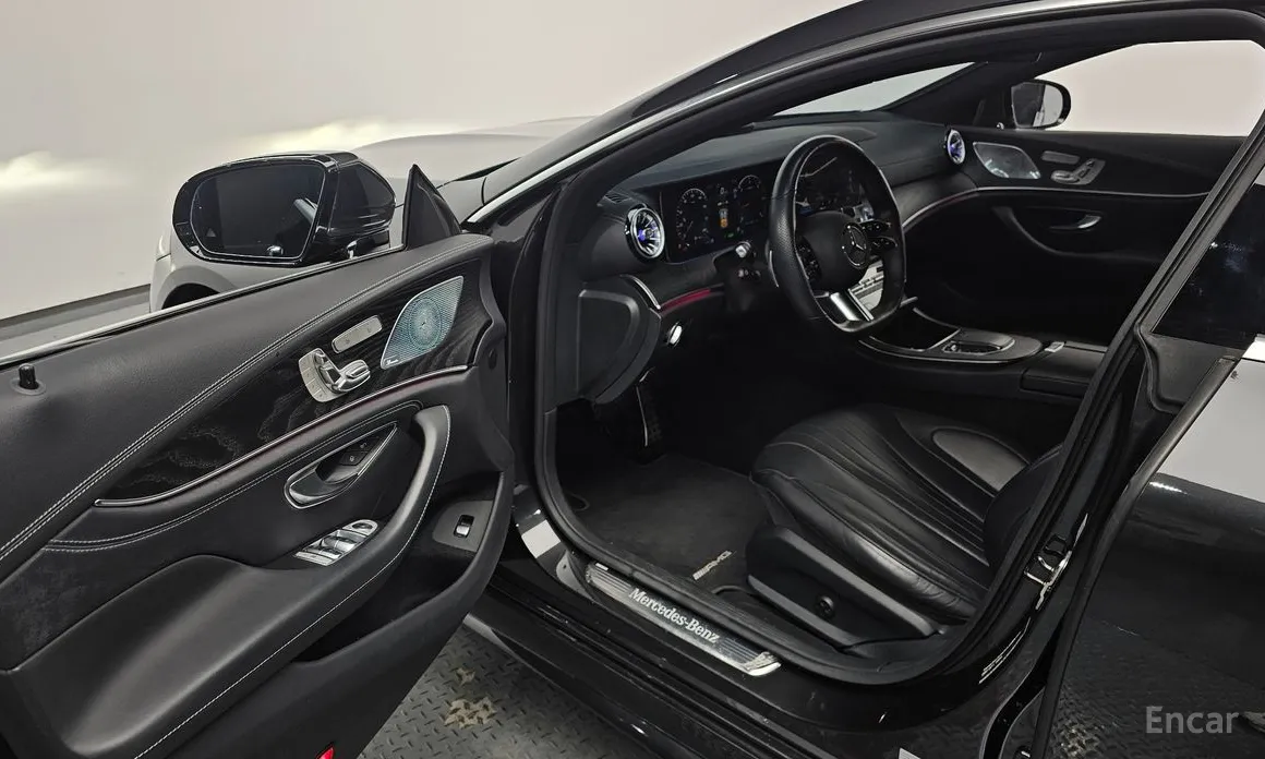 Фото 11 - Mercedes-Benz CLS-Class