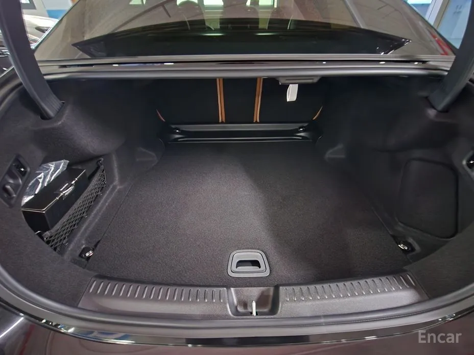 Фото 11 - Mercedes-Benz E-Class